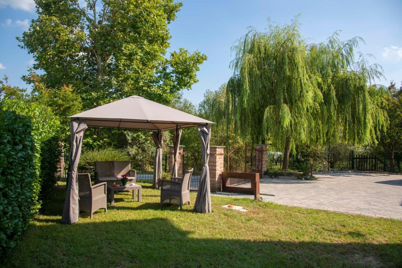 Agriturismo Cascina Costa Cassago Brianza Exterior photo